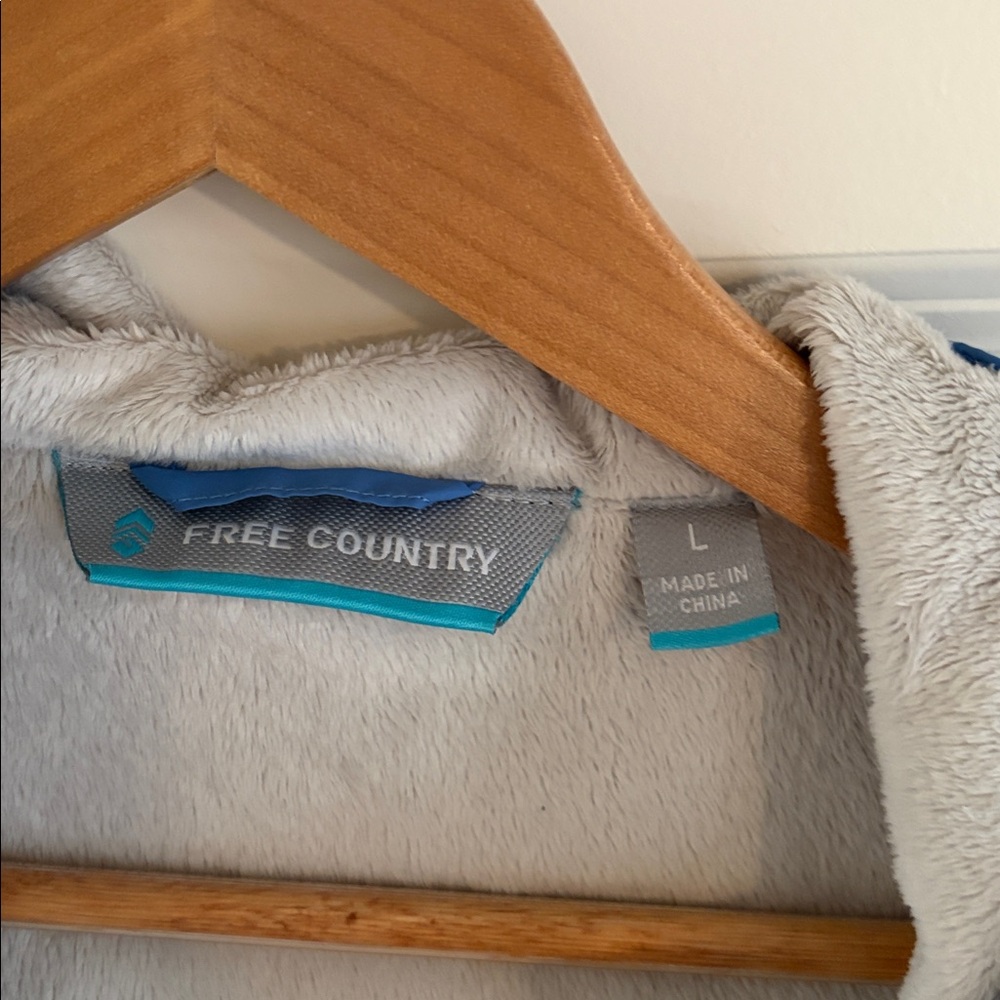 Free Country Plush-Lined Jacket in Light Gray with Teal Trim - Picture 2 of 3